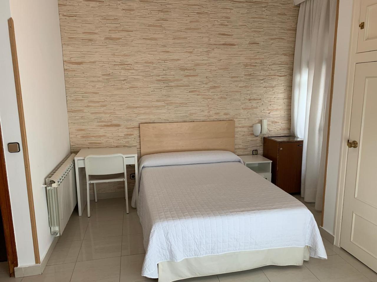 Hostal Cervantes Valdemoro Kültér fotó